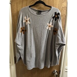 Aaeda Women's Gray Rayon Sweater 2X Floral Aplique Boho Chic Soft Natural Tones
